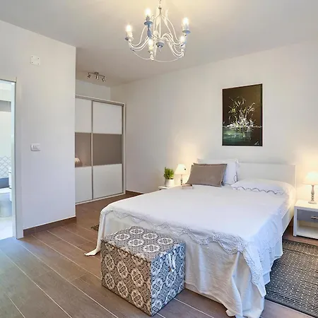 Holiday home Sanda Veli Turini